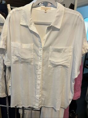 Side Stitch White Relaxed Button-Front Pocket Top